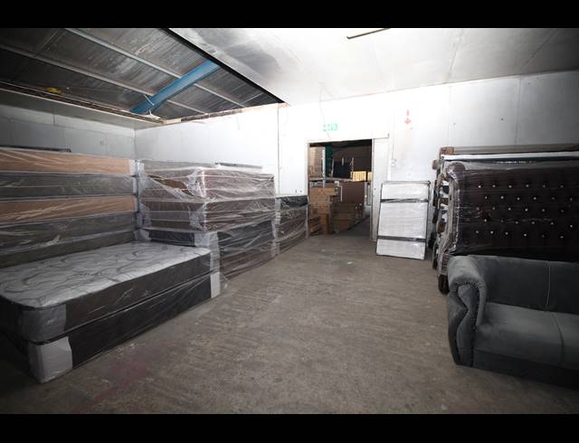 2,580M² WAREHOUSE FOR SALE IN BRAELYN